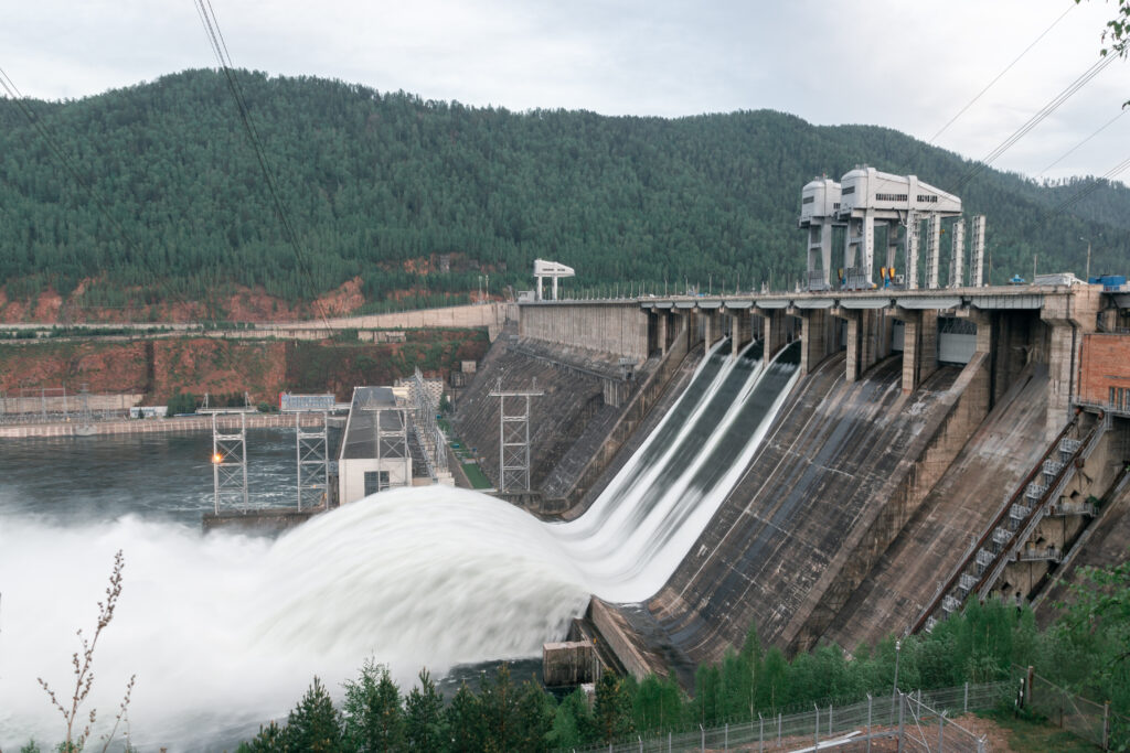 Como a geração de energia hidrelétrica funciona?