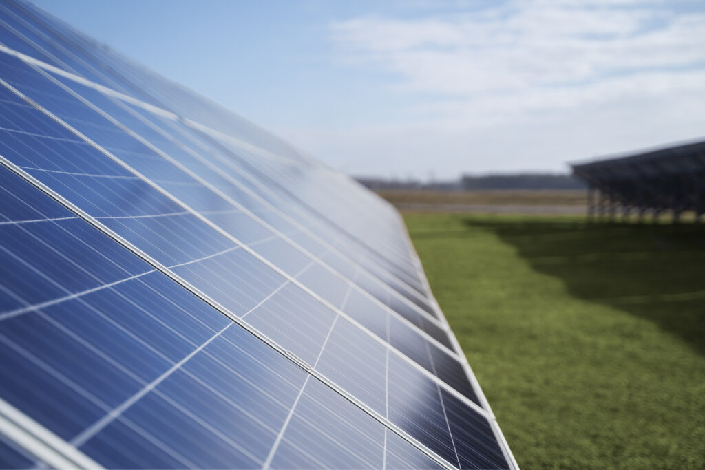 Painéis Solares de Filme Fino: Uma Tecnologia Promissora para a Energia Solar